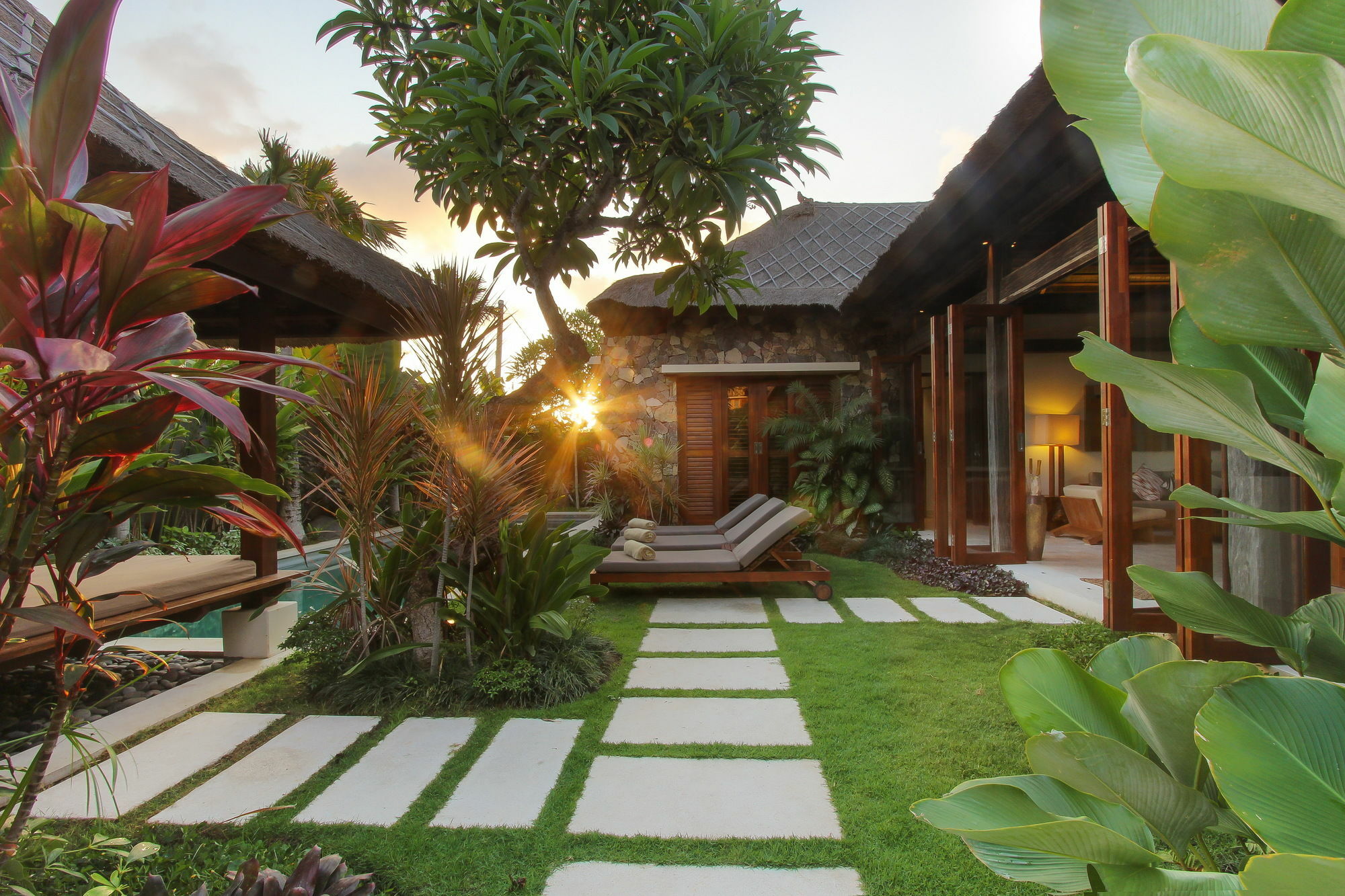 Villa Suar Seminyak Exteriör bild